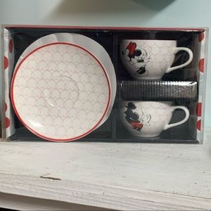DISNEY MICKEY MOUSE MINNIE MOUSE TEACUP & SAUCER SET!